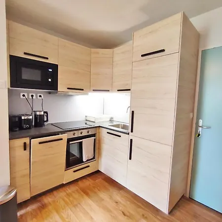 Le Flocon, T2, Wifi, Vue Montagne, Parking Gratuit, 4 Personnes * Bagnères-de-Luchon