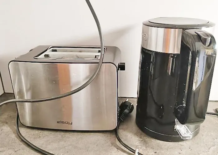 Le Flocon, T2, Wifi, Vue Montagne, Parking Gratuit, 4 Personnes 아파트 Bagnères-de-Luchon